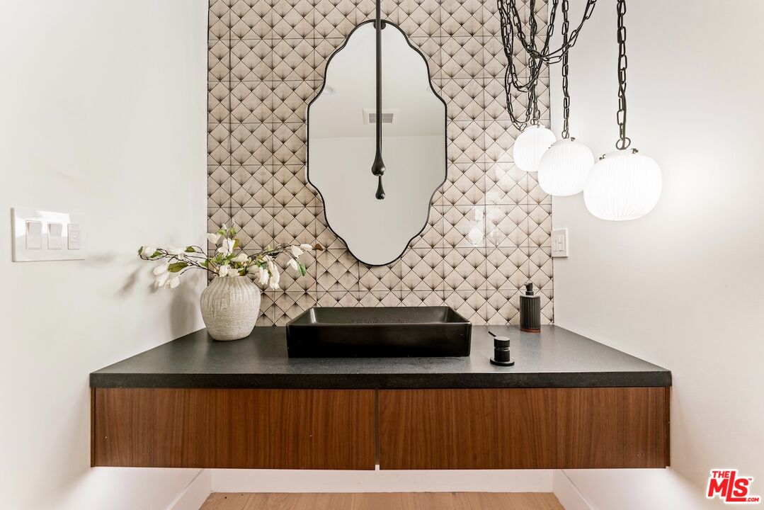 6022 Elba Pl