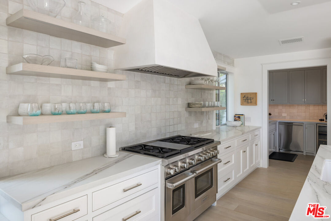 1132 Napoli Dr