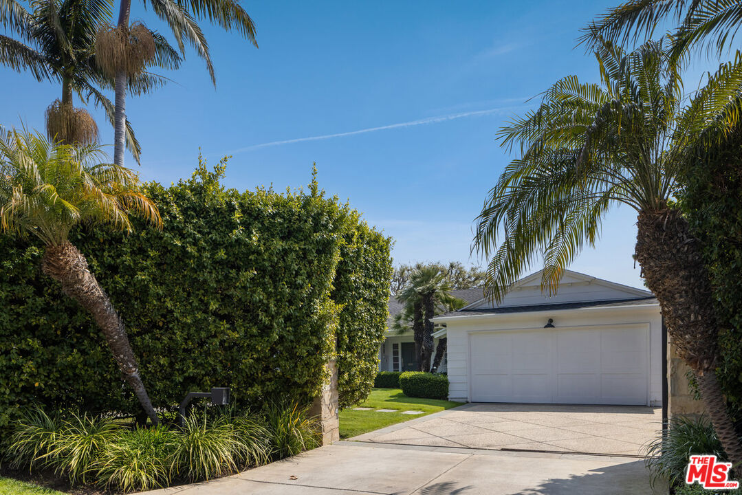 1132 Napoli Dr
