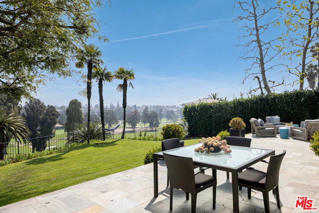 1132 Napoli Dr