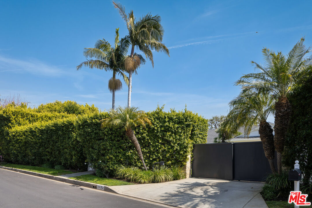 1132 Napoli Dr