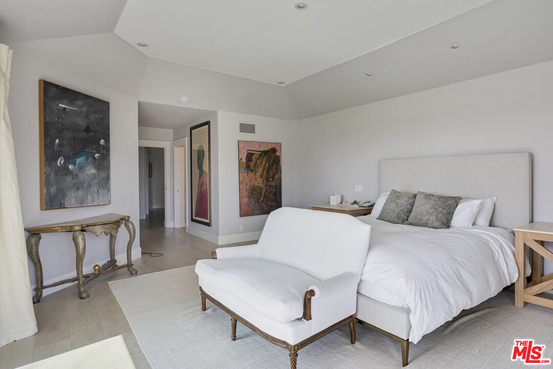 1132 Napoli Dr
