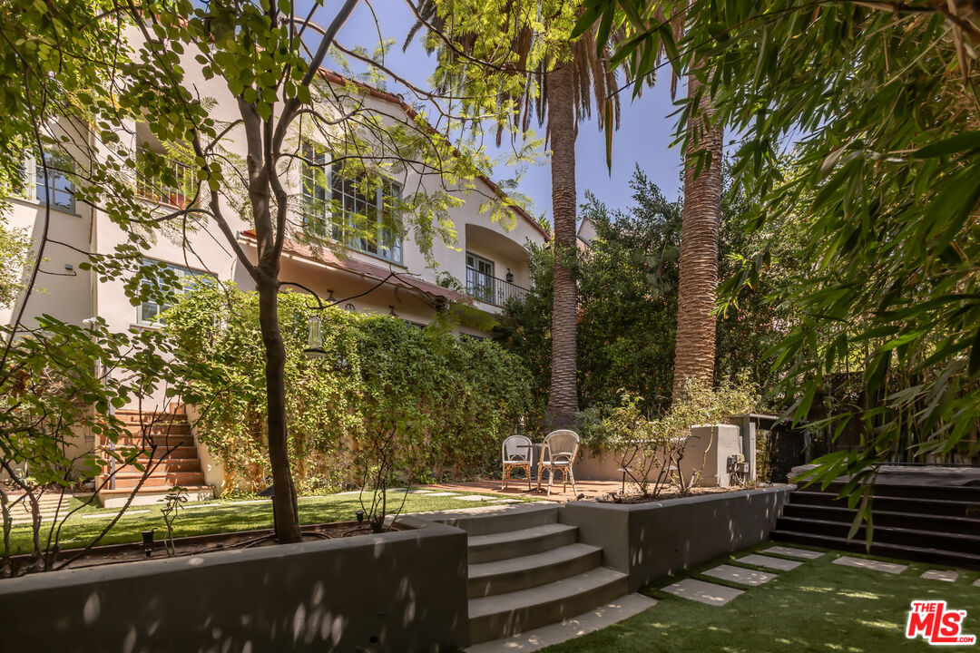3145 La Suvida Dr