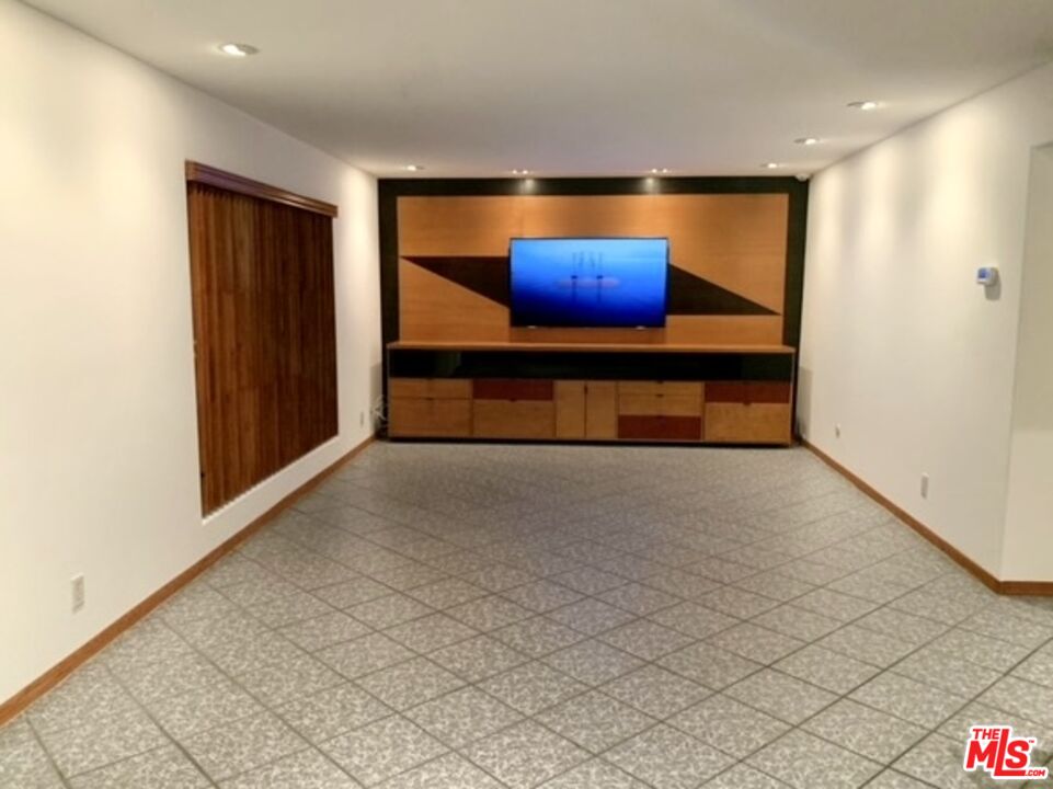 970 Palm Ave Unit: 104