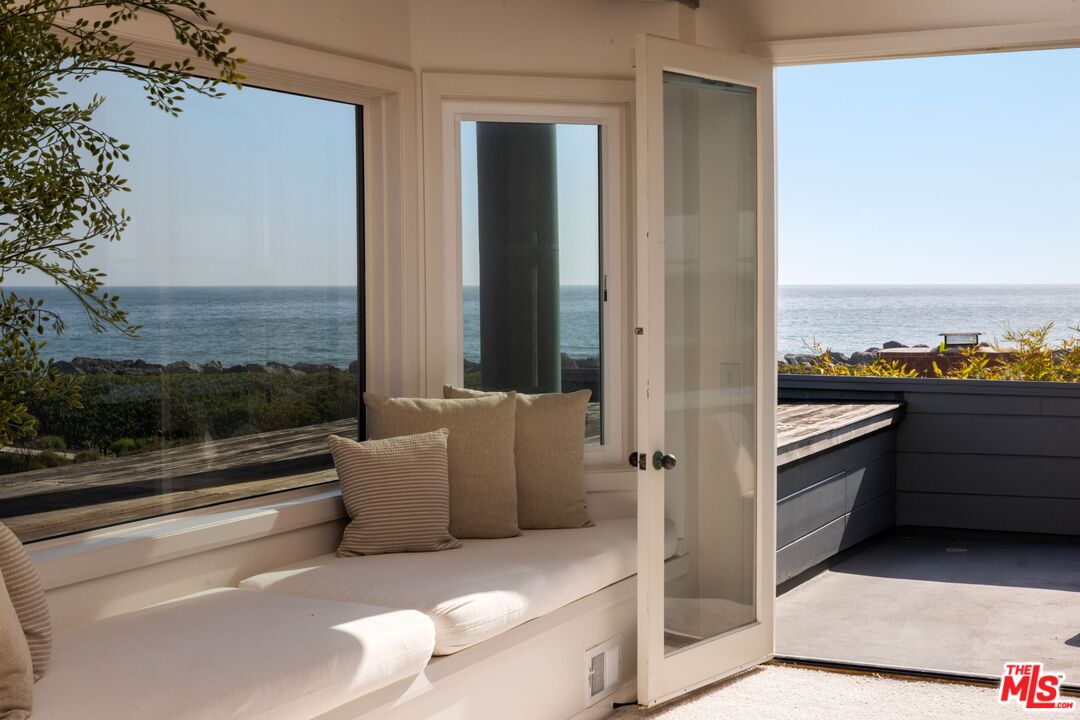 4217 Avenue Del Mar