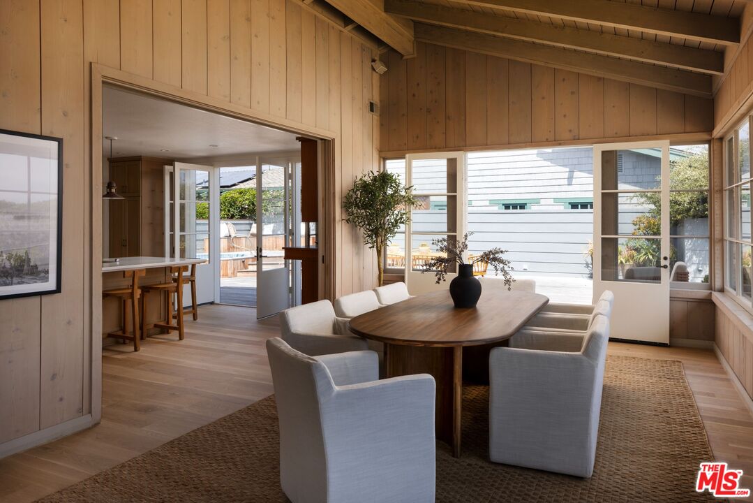 4217 Avenue Del Mar