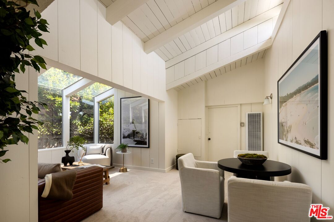 4217 Avenue Del Mar