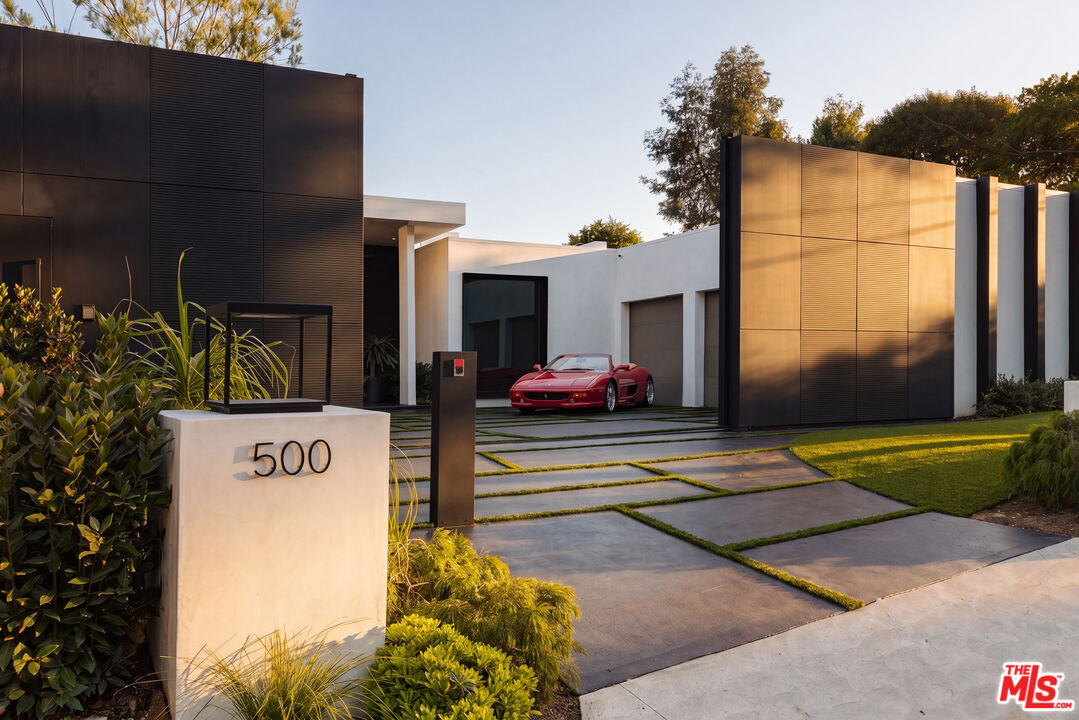 500 Chalette Dr