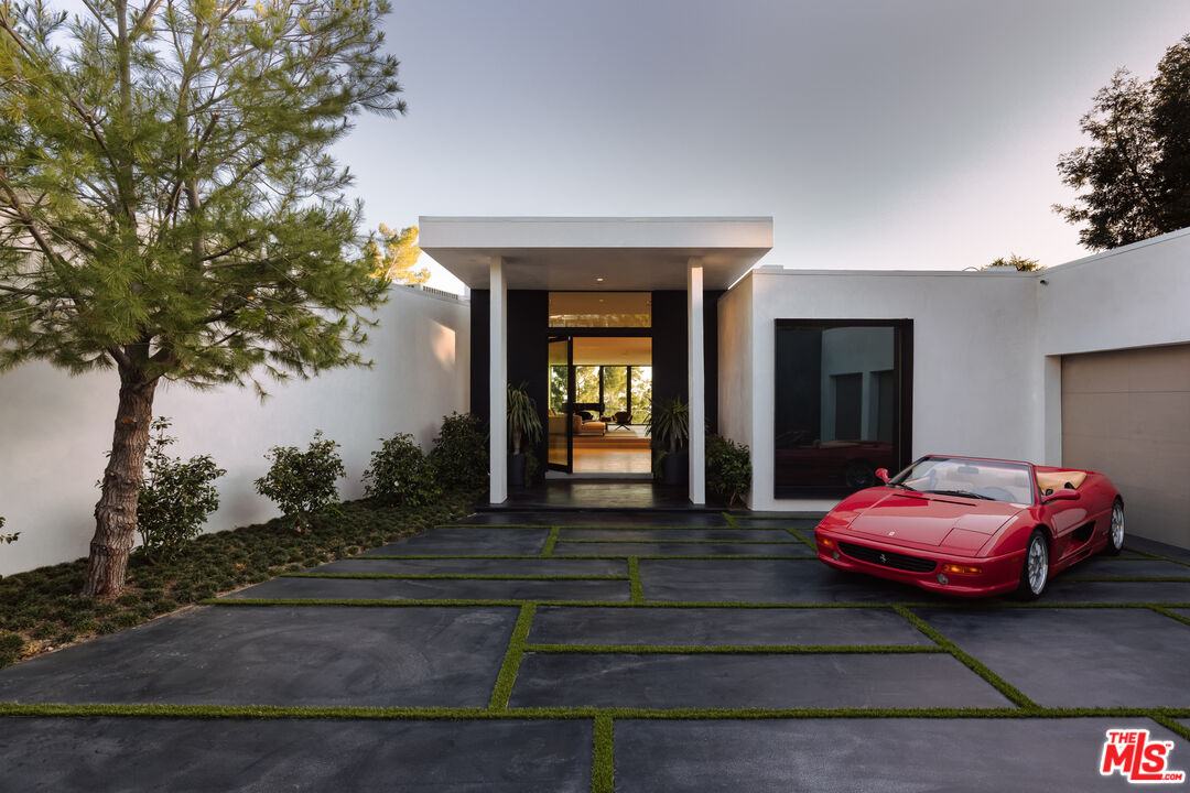 500 Chalette Dr