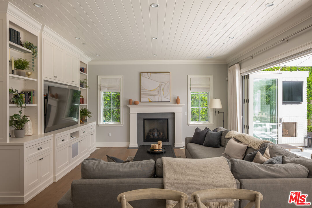 10334 Lorenzo Dr