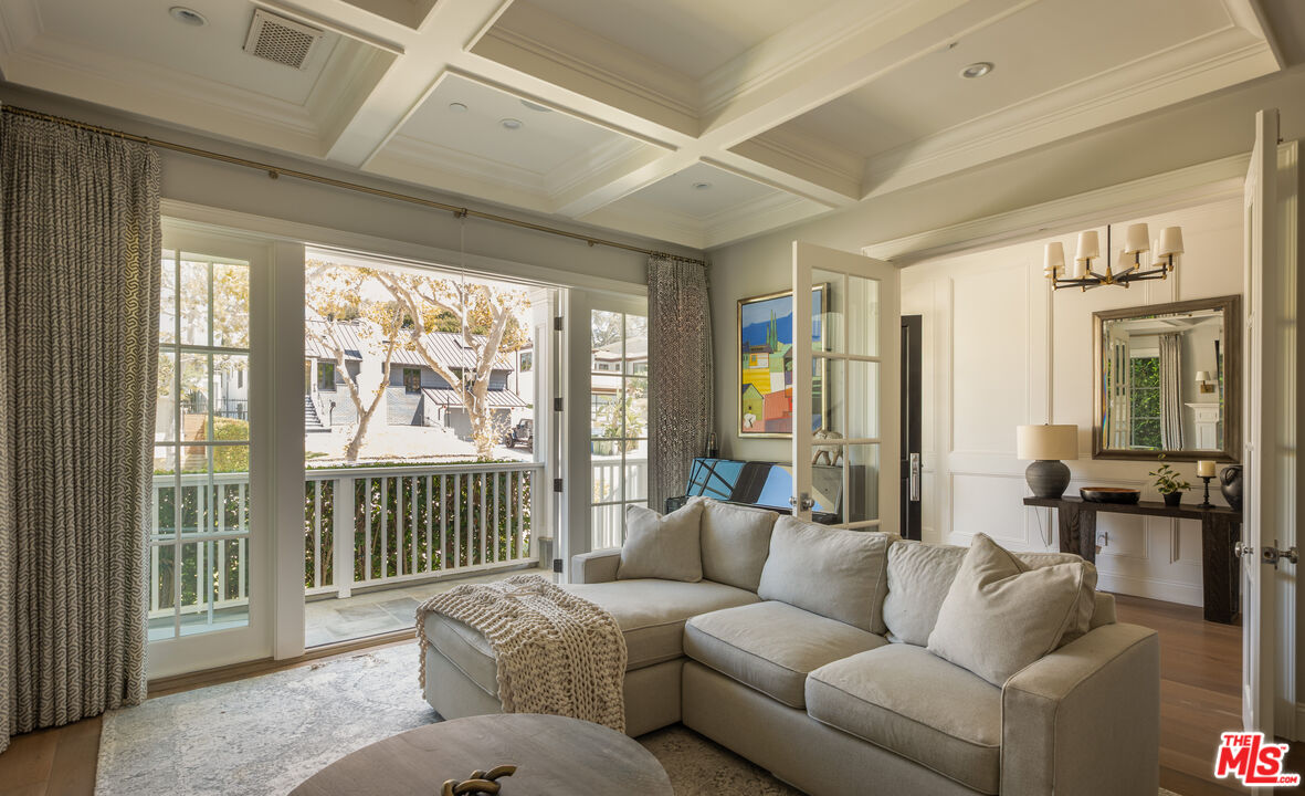 10334 Lorenzo Dr