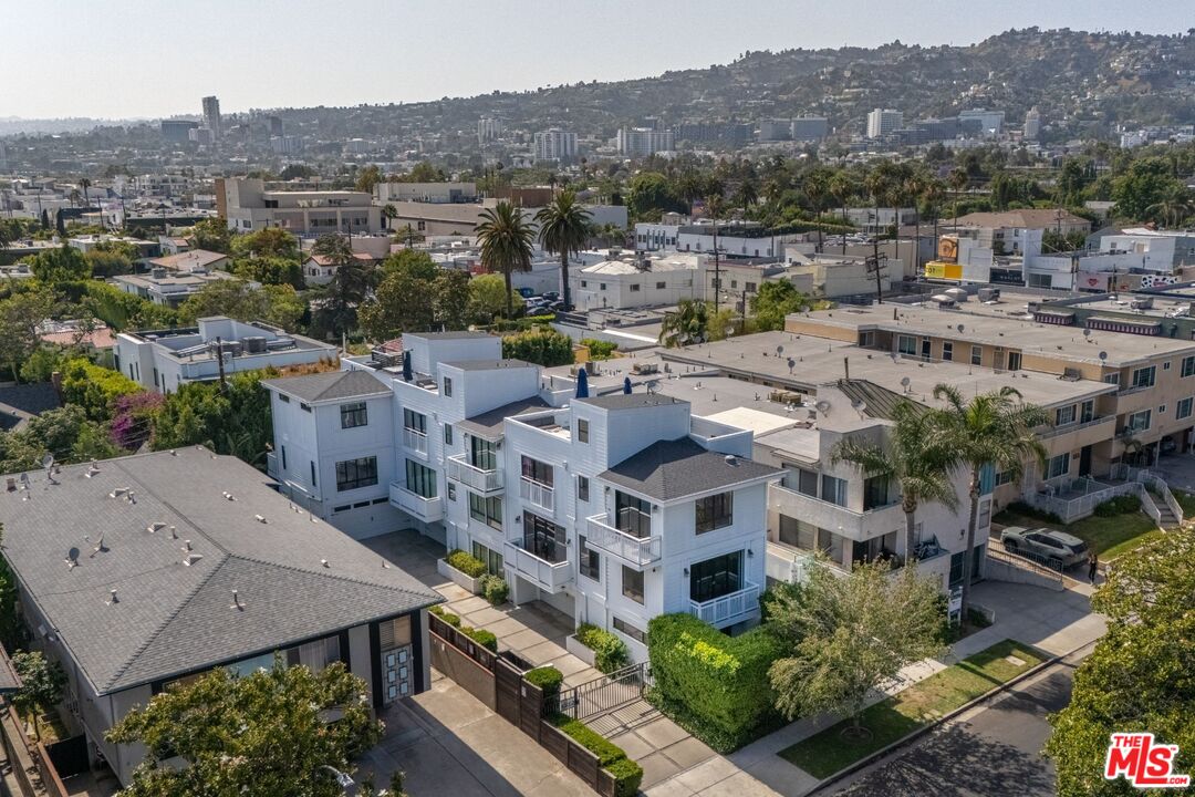645 N Hayworth Ave
