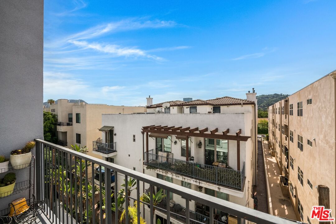 10878 Bloomfield St Unit: 406