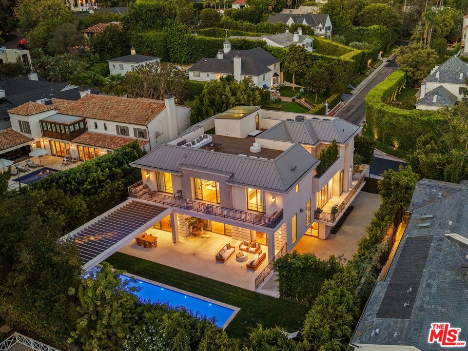 1395 N Doheny Dr