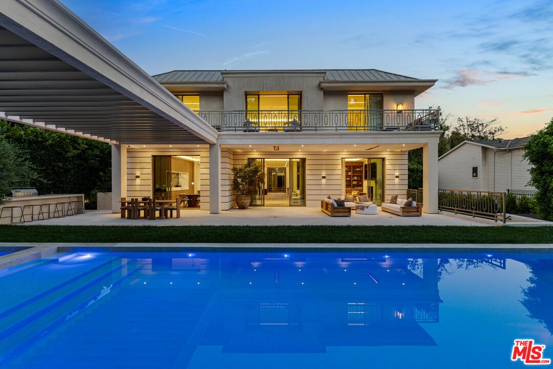 1395 N Doheny Dr