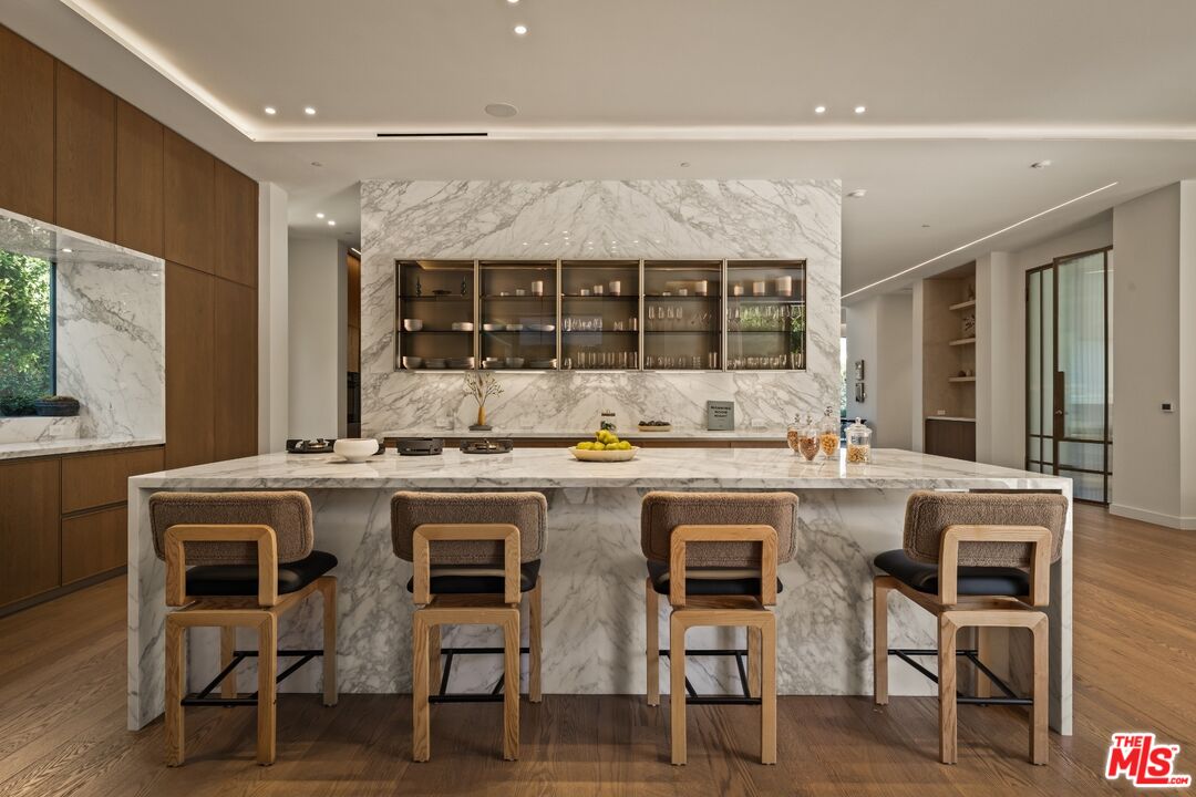 1395 N Doheny Dr
