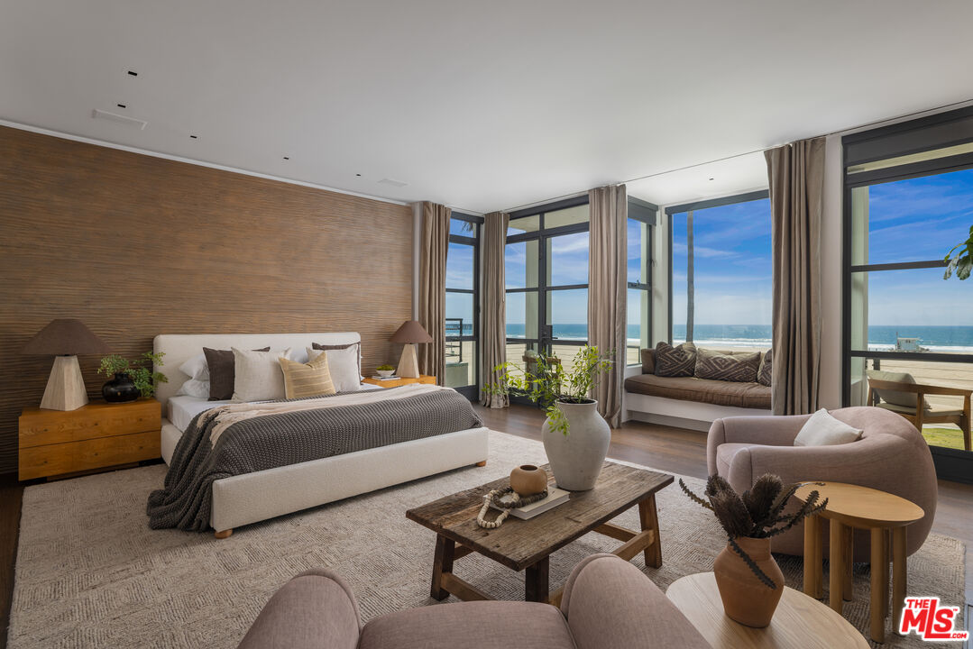 2311 Ocean Front Walk