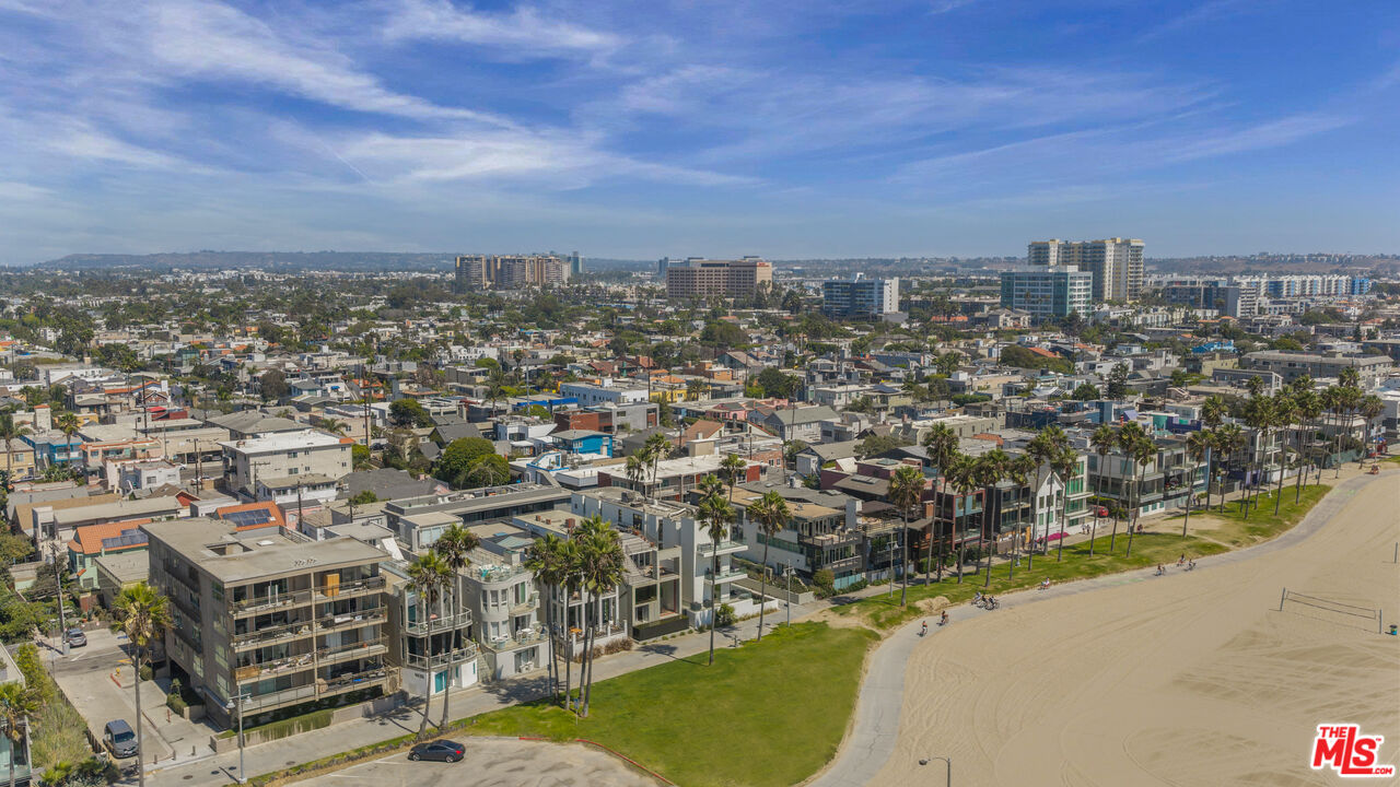 2311 Ocean Front Walk
