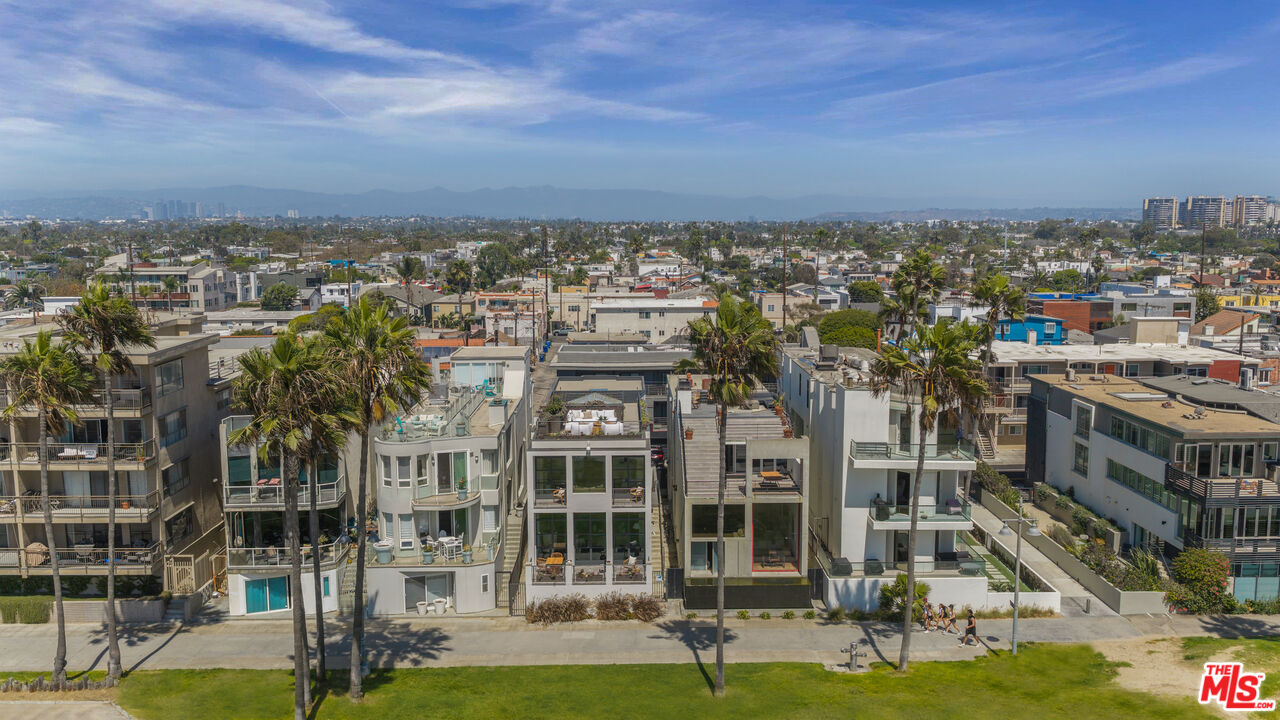 2311 Ocean Front Walk