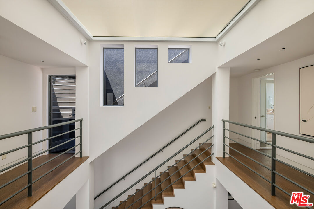 2311 Ocean Front Walk