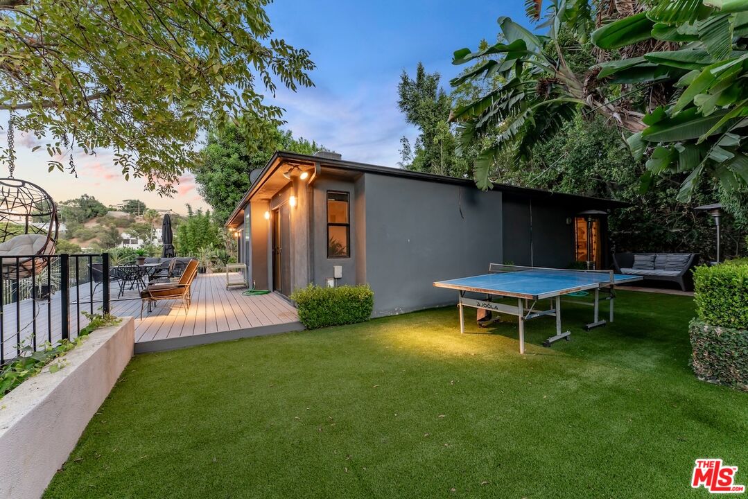 7301 Pacific View Dr