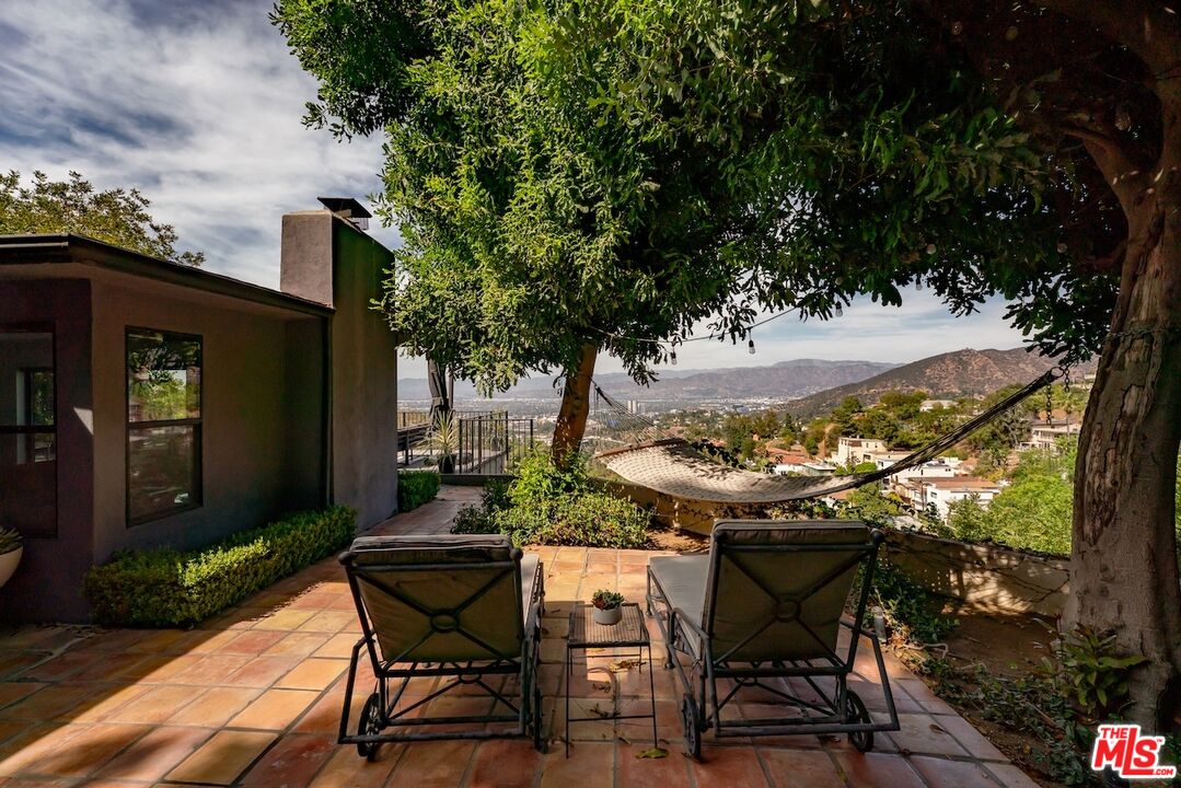 7301 Pacific View Dr