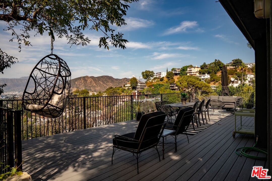 7301 Pacific View Dr