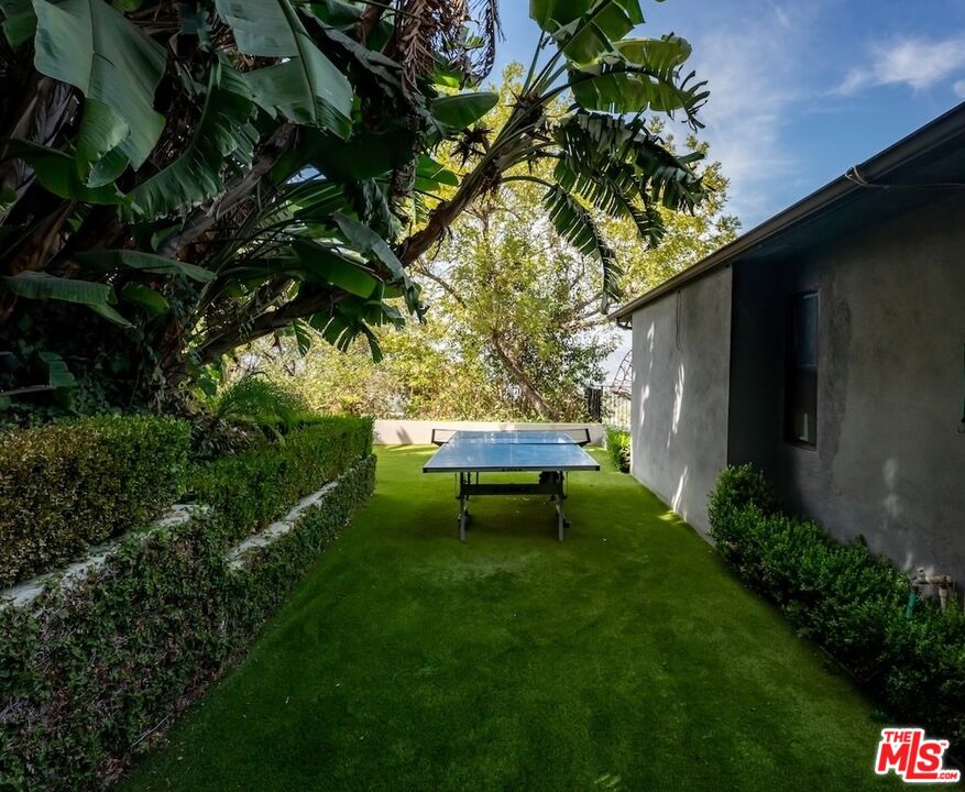 7301 Pacific View Dr
