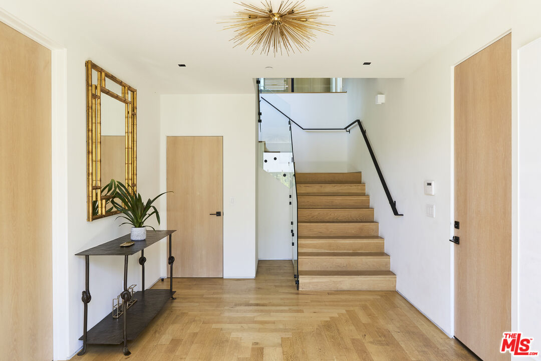 8455 Franklin Ave