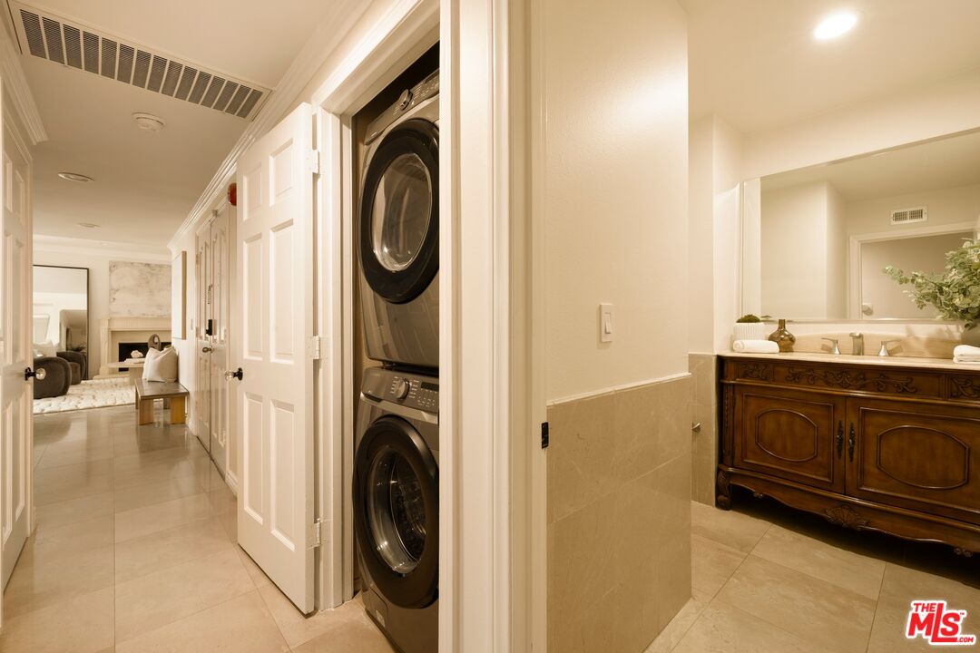 1422 S Bentley Ave Unit: 101