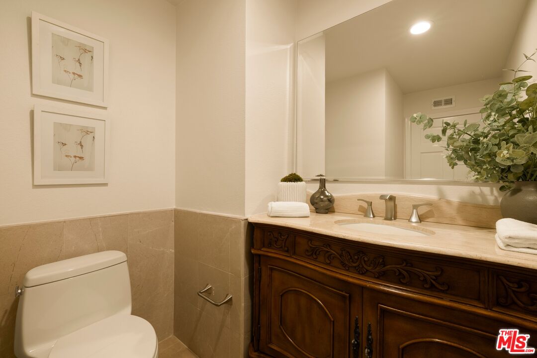 1422 S Bentley Ave Unit: 101