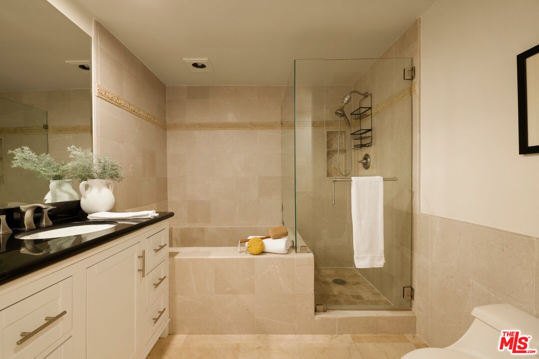 1422 S Bentley Ave Unit: 101