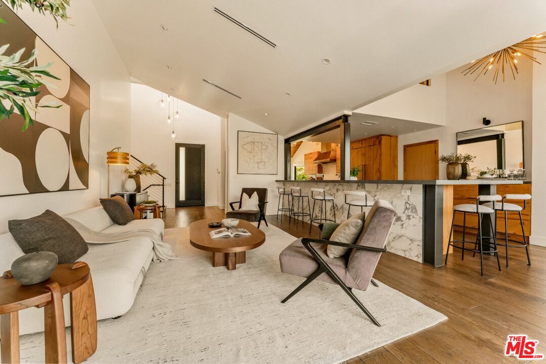 3372 Longridge Ter