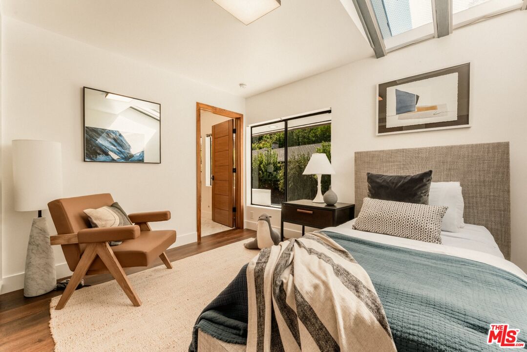 3372 Longridge Ter