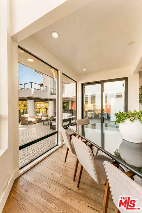 3372 Longridge Ter