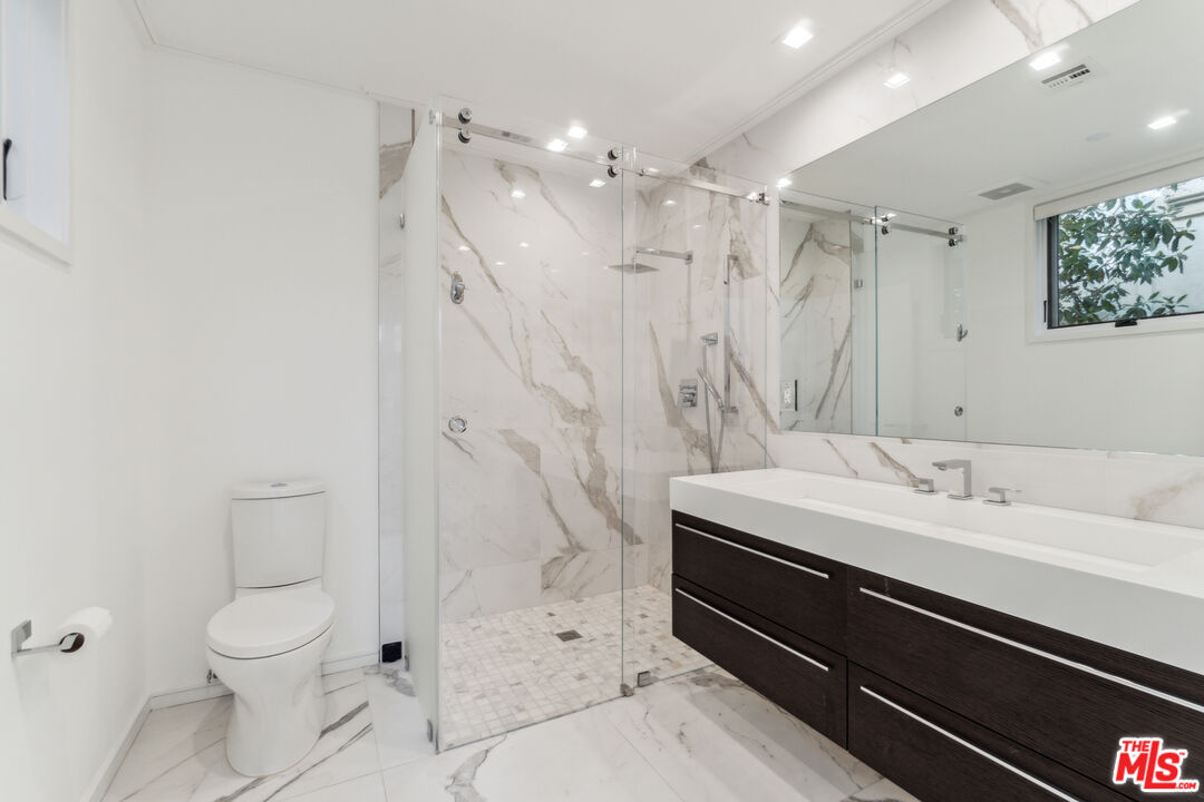 132 N Swall Dr Unit: 202