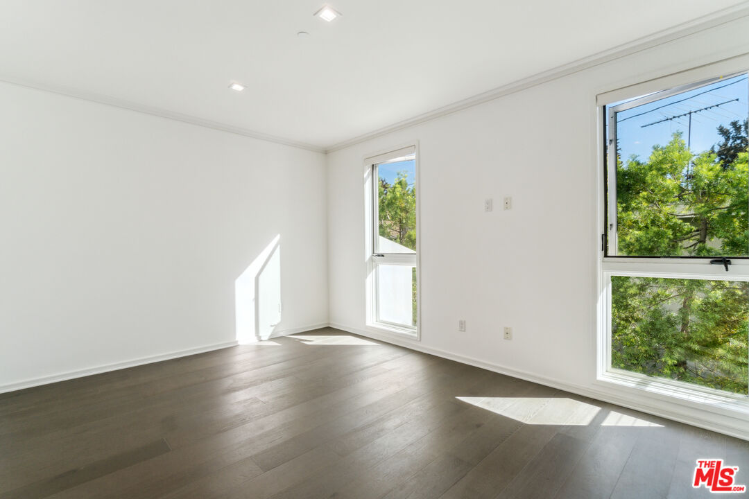 132 N Swall Dr Unit: 202