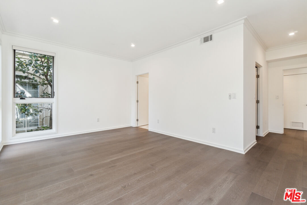 132 N Swall Dr Unit: 202