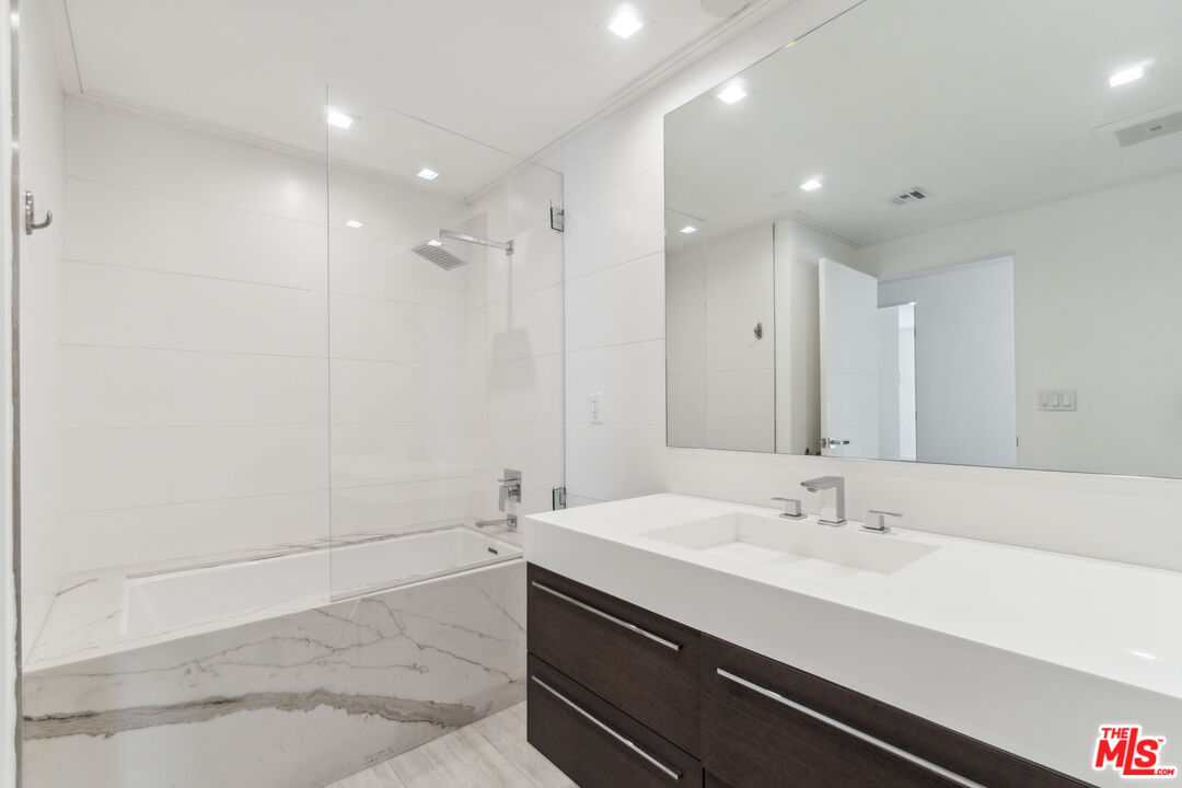 132 N Swall Dr Unit: 202