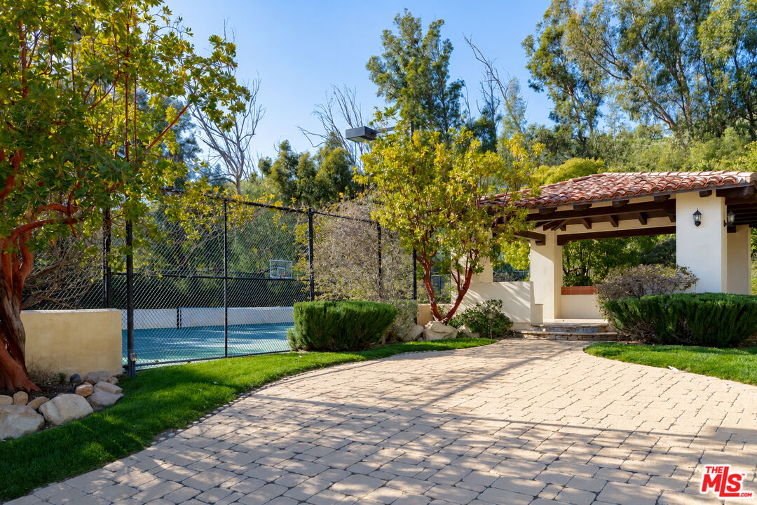 6914 Solano Verde Dr