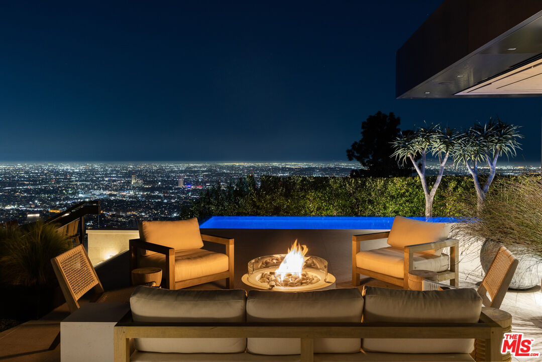 1616 Blue Jay Way