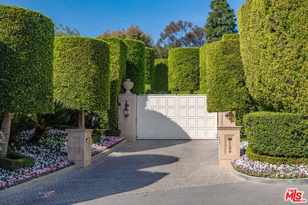 1309 Davies Dr