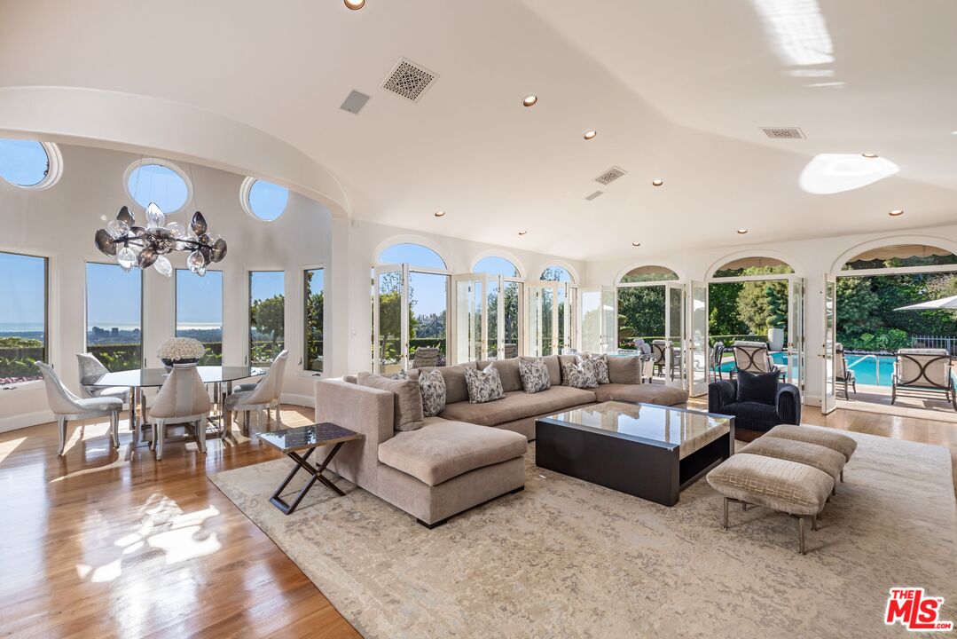 1309 Davies Dr