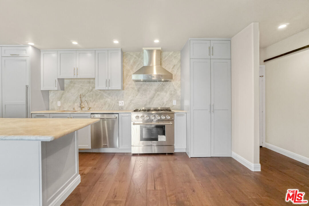 1230 Horn Ave Unit: 605