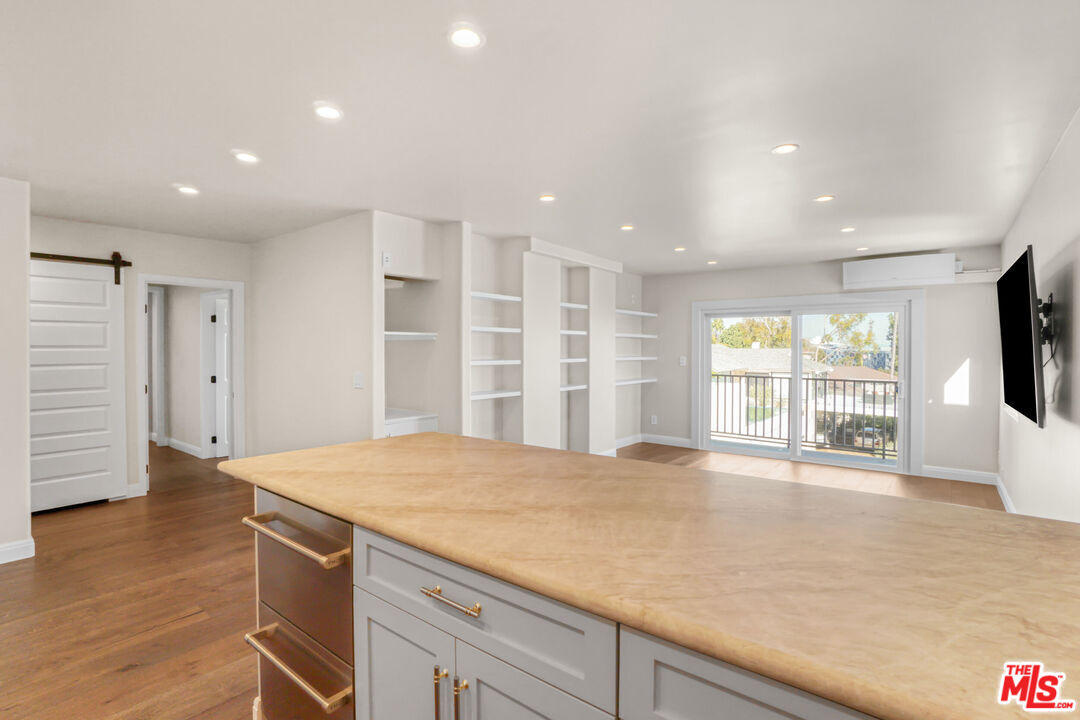 1230 Horn Ave Unit: 605