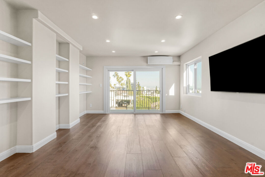 1230 Horn Ave Unit: 605