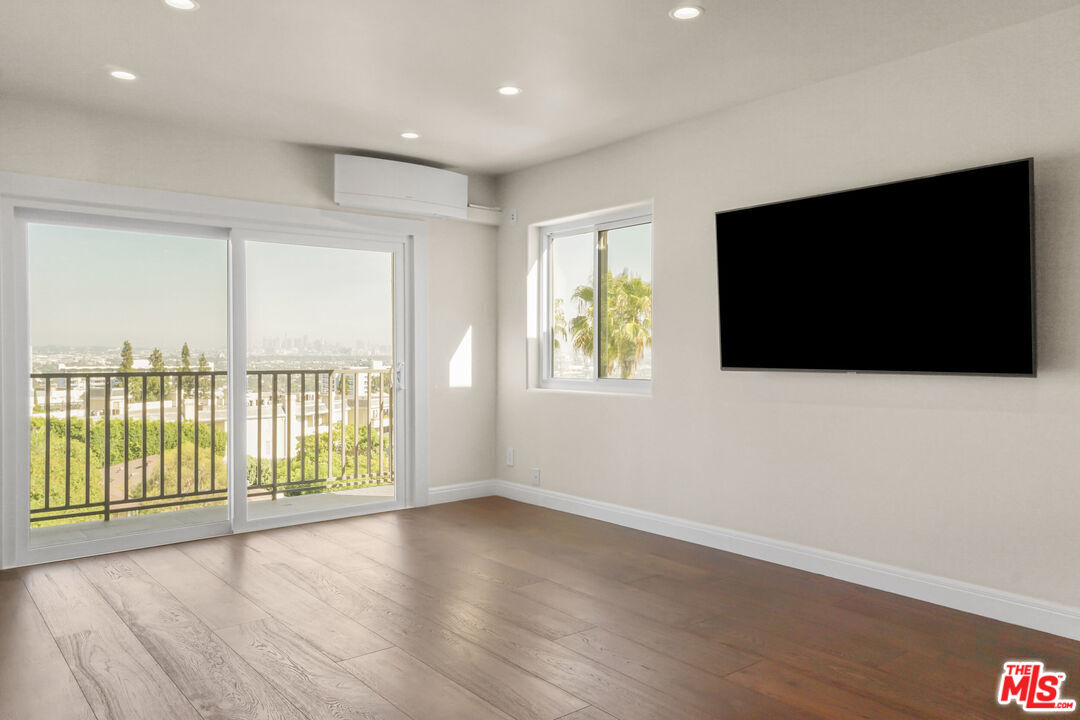 1230 Horn Ave Unit: 605