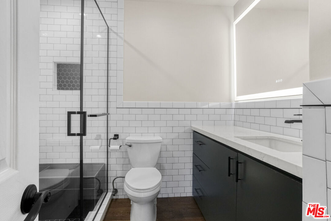 1230 Horn Ave Unit: 605