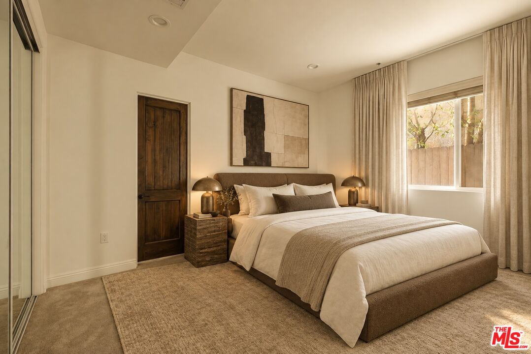 2255 Fox Hills Dr Unit: 100