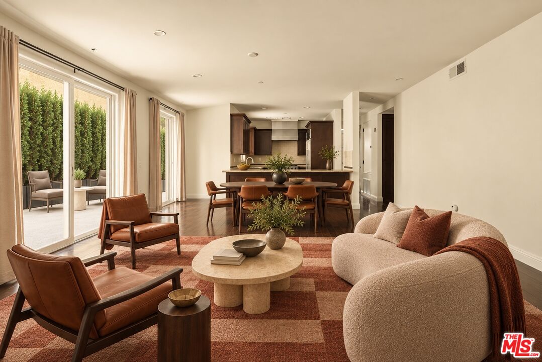 2255 Fox Hills Dr Unit: 100